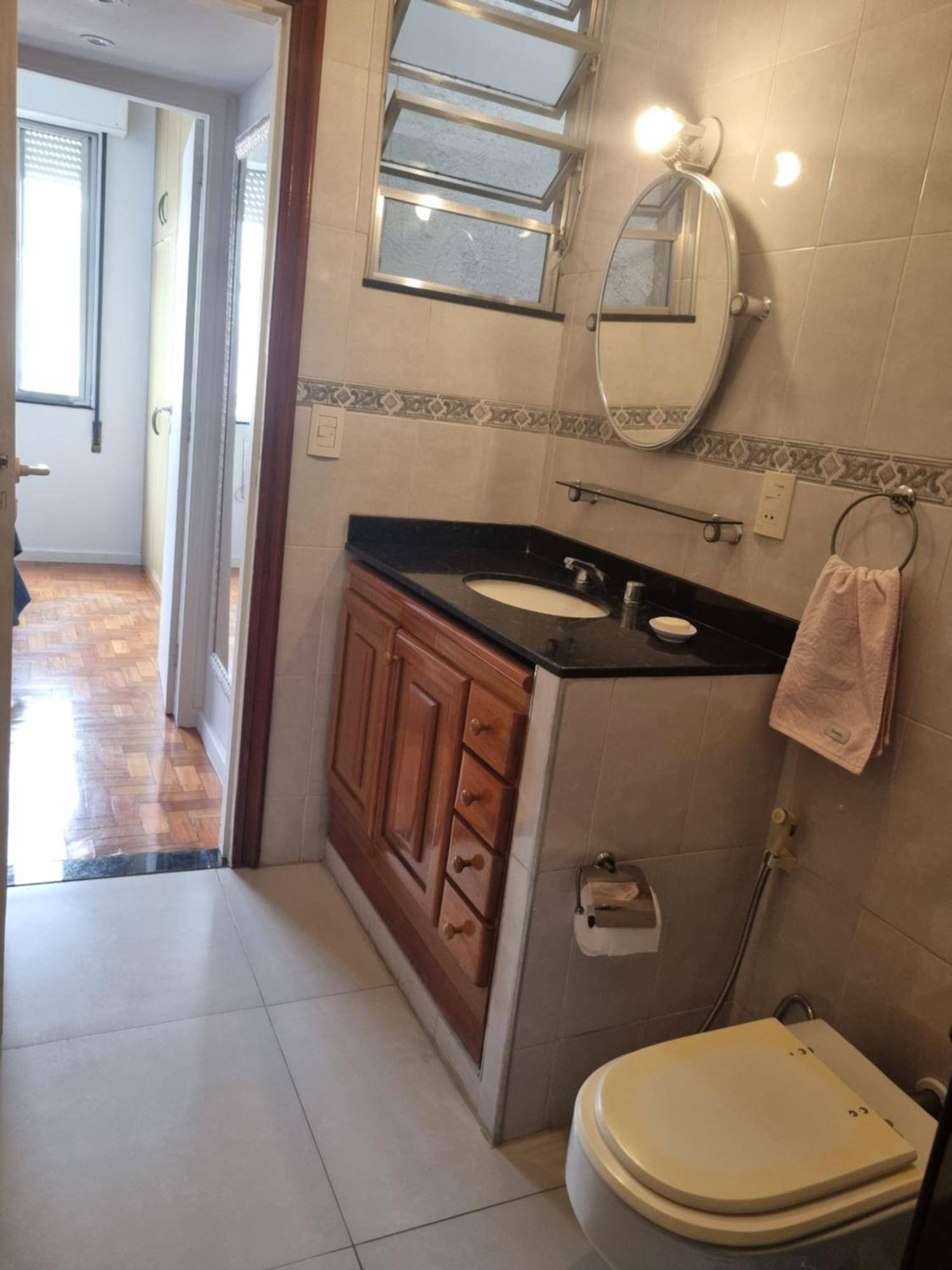 Ape Com 2 Quartos Super Bem Localizado Em Copa * Río de Janeiro